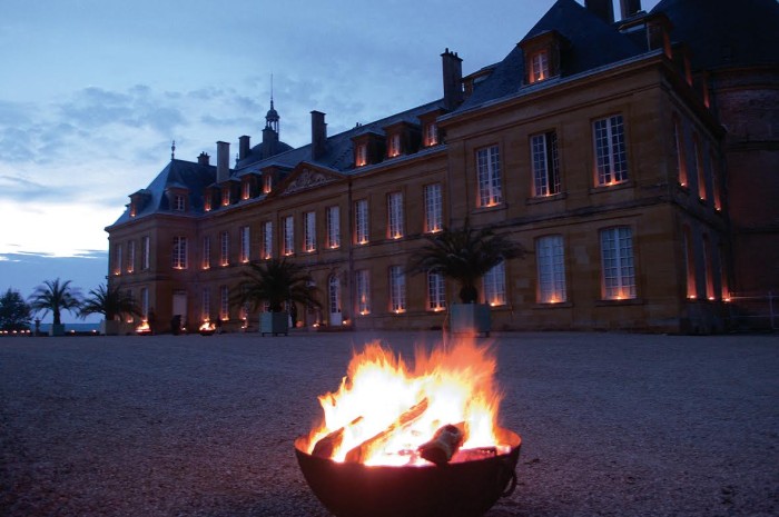 La soirée au flambeaux est un évènement récurrent au Château de Digoine